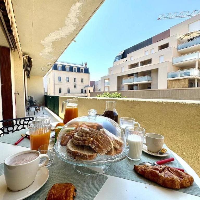 Le Sully Nest - Clim et parking - Appartement 3 Chambres avec Balcon - 17