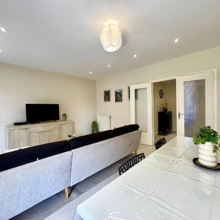Le Sully Nest - Clim et parking - Appartement 3 Chambres avec Balcon - 28