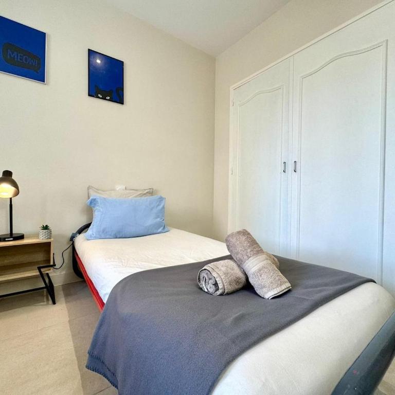 Le Sully Nest - Clim et parking - Appartement 3 Chambres avec Balcon - 32