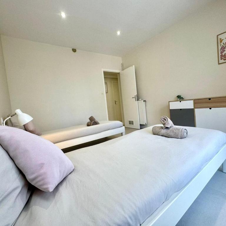 Le Sully Nest - Clim et parking - Appartement 3 Chambres avec Balcon - 46
