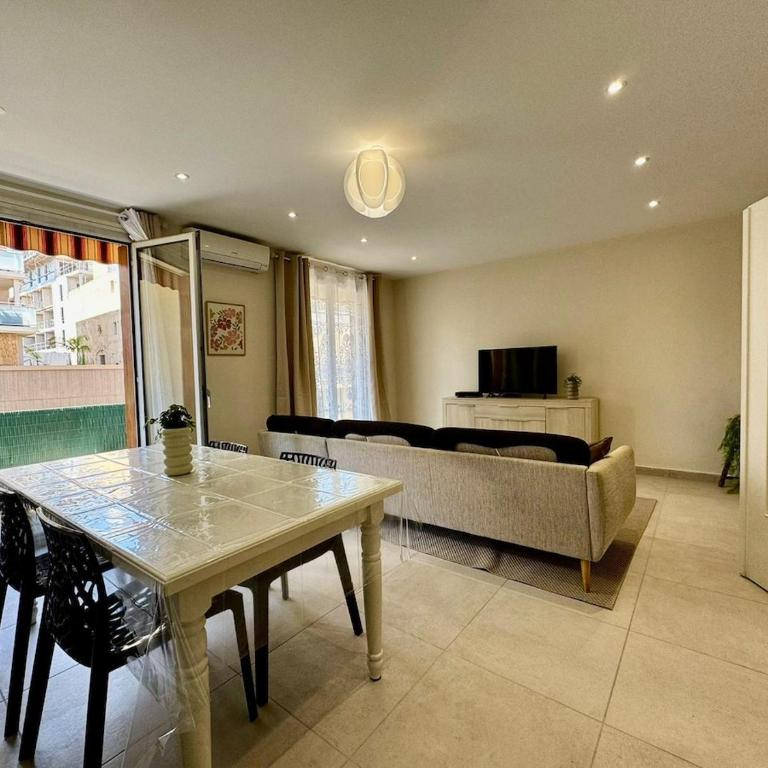 Le Sully Nest - Clim et parking - Appartement 3 Chambres avec Balcon - 49
