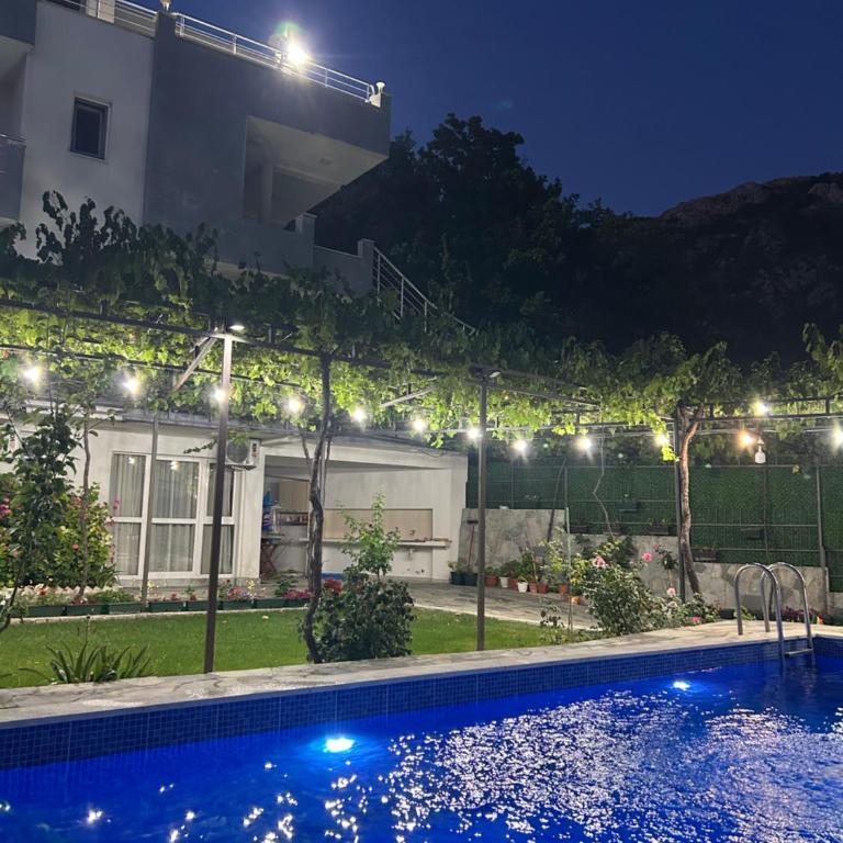 Apartmani Planinska Idila - Three-Bedroom Apartment - High Floor - 38