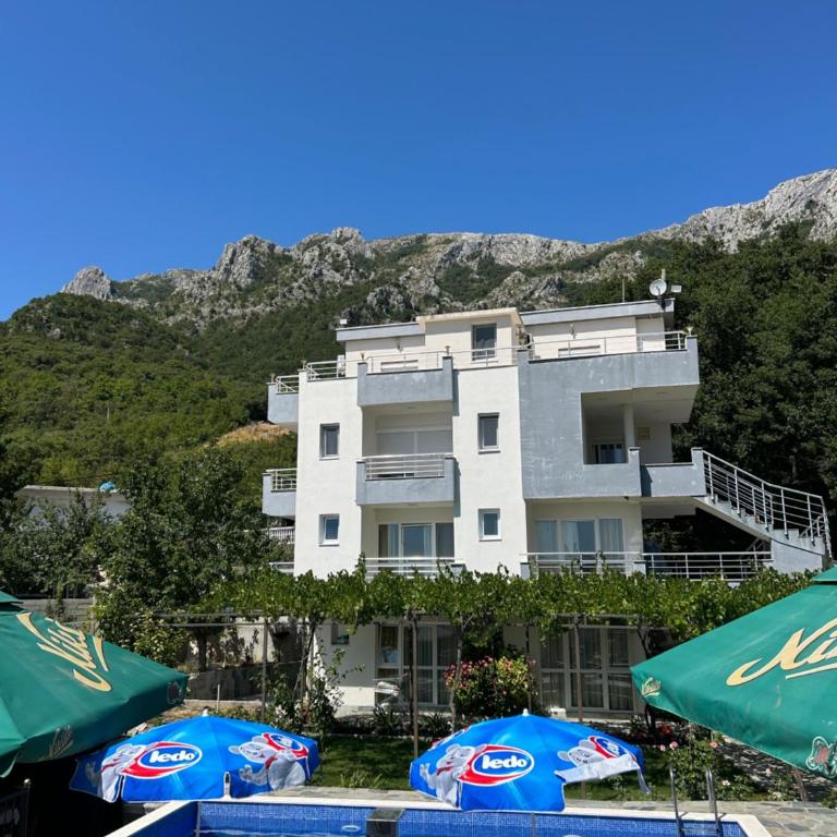 Apartmani Planinska Idila - Three-Bedroom Apartment - High Floor - 3
