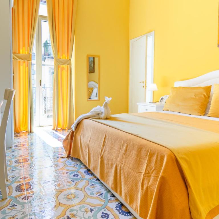 Guesthouse Adry in Naples - Camera King con Balcone - 1