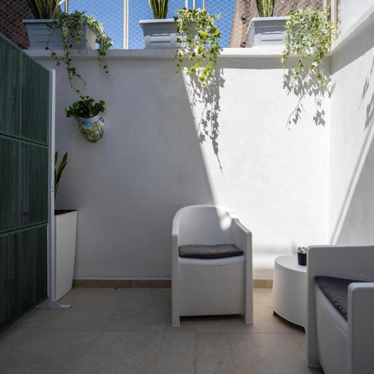 L'angolo floreale House- Catania - Twin Room with Terrace - 3