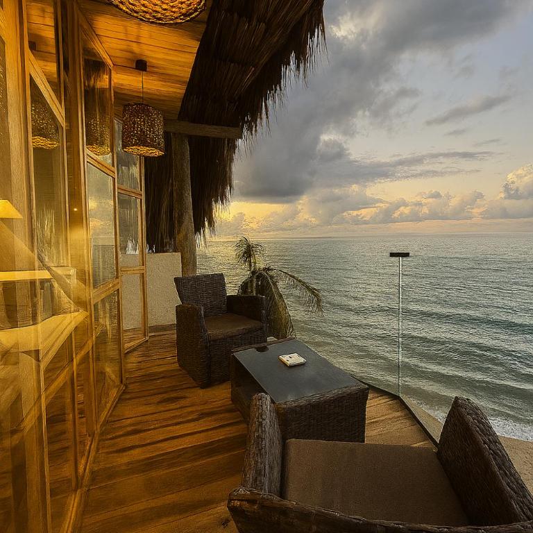 RCH LUXURY HOTEL & POOL - Suite Junior con vistas al mar - 4