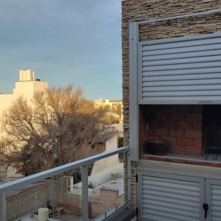 Amplio y moderno monoambiente con lindas vistas en excelente ubicación - Apartamento de 1 dormitorio - 9