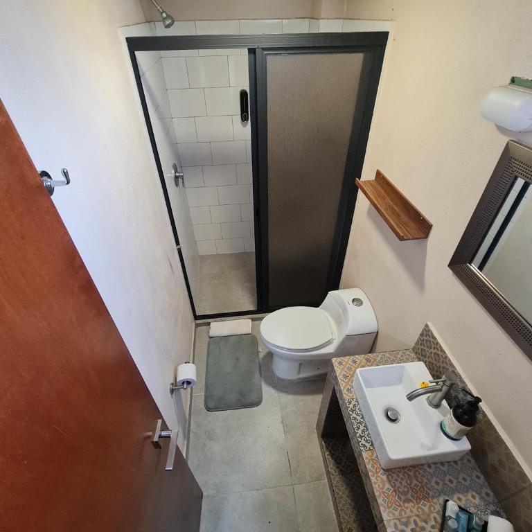 R07 ROOM at ITESM CEM Full Services, Shared-Kitchen, Fridge ,Laundry, Smart TV, Parking, Balcony - Habitación Doble con baño privado - 1 o 2 camas - 5