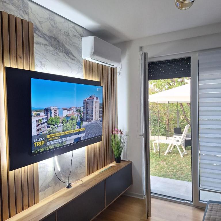 Ljubičica deluxe 2, sa dvorištem i parkingom - One-Bedroom Apartment - 1