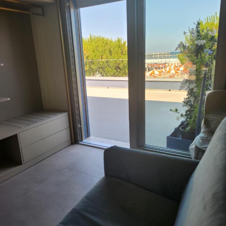 Frontemare Appartamenti e Camere ELISABETTA - Monolocale con Terrazza - 8