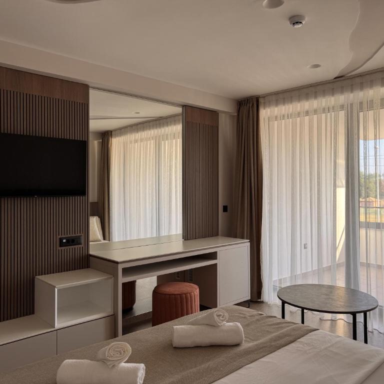 Cervino - Double Room with Balcony - 2