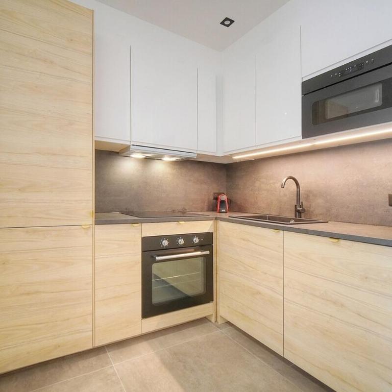 Modern 3BR with Patio, Walk to Beach and Croisette - Appartement 3 Chambres - 6