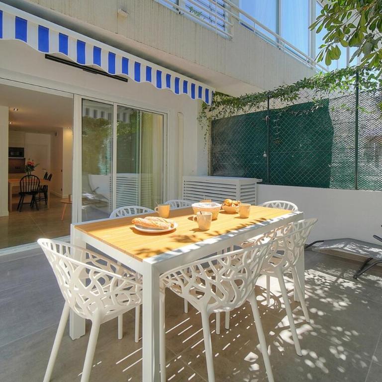 Modern 3BR with Patio, Walk to Beach and Croisette - Appartement 3 Chambres - 15