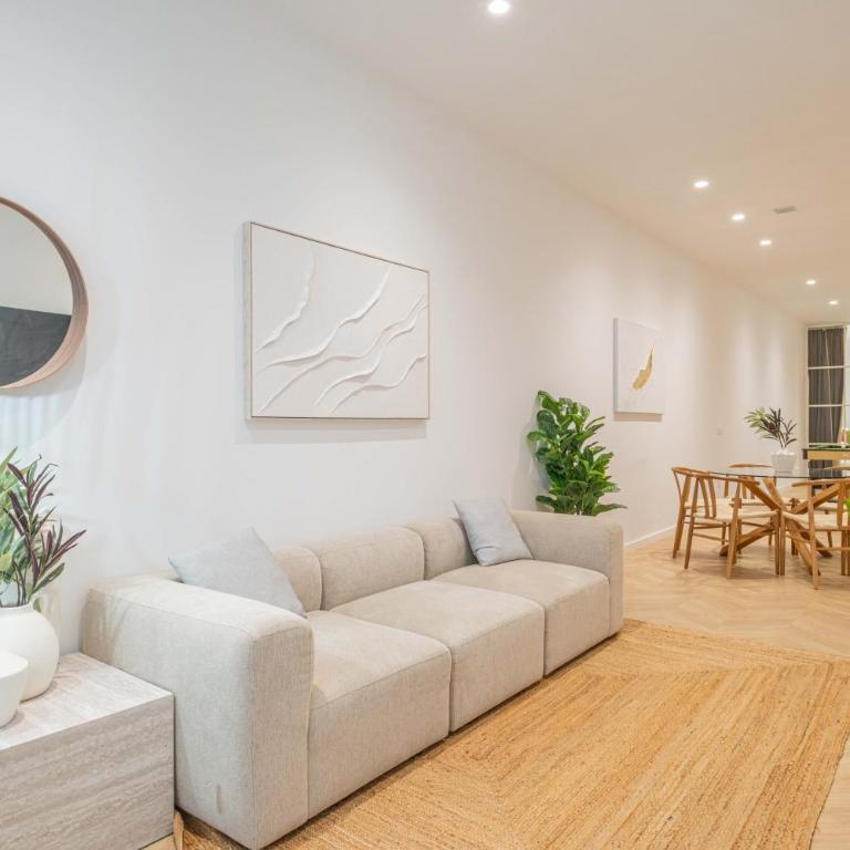 Flats poeta serrano - Three-Bedroom Apartment - 65