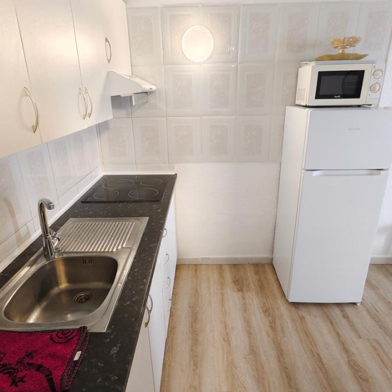 Barandas Beachfront Apartment Ocean Outside - Estudio Deluxe con cama grande - 19