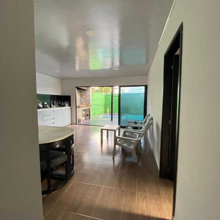 Casa con piscina y jacuzzi en Acacías - Casa de 4 dormitorios - 9