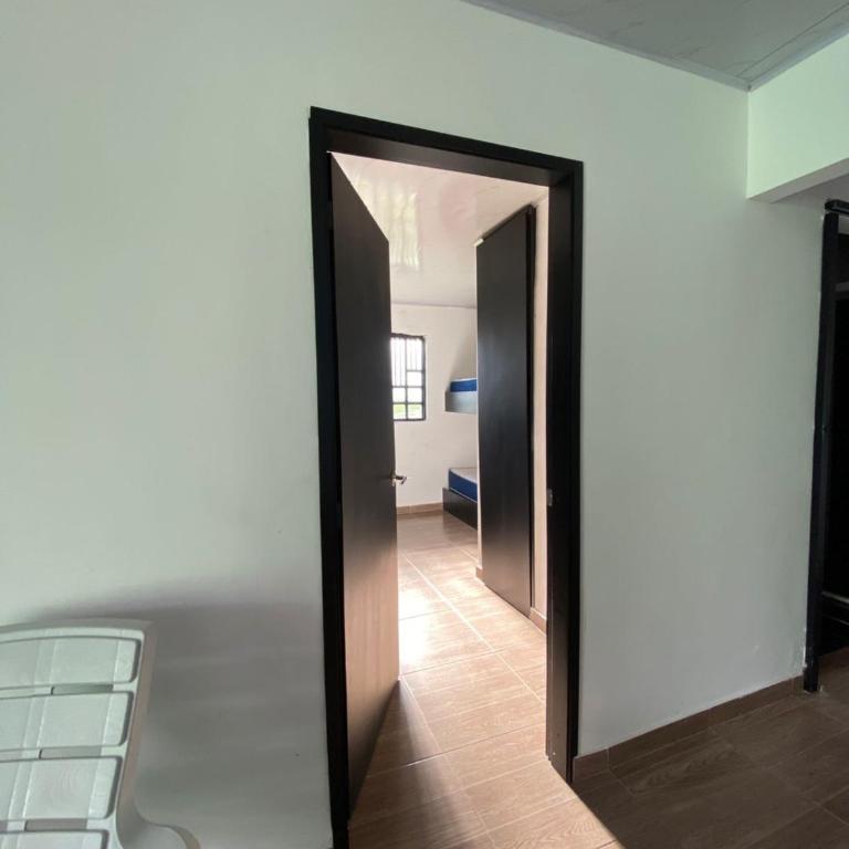 Casa con piscina y jacuzzi en Acacías - Casa de 4 dormitorios - 17