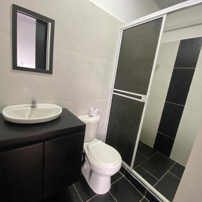 Casa con piscina y jacuzzi en Acacías - Casa de 4 dormitorios - 21