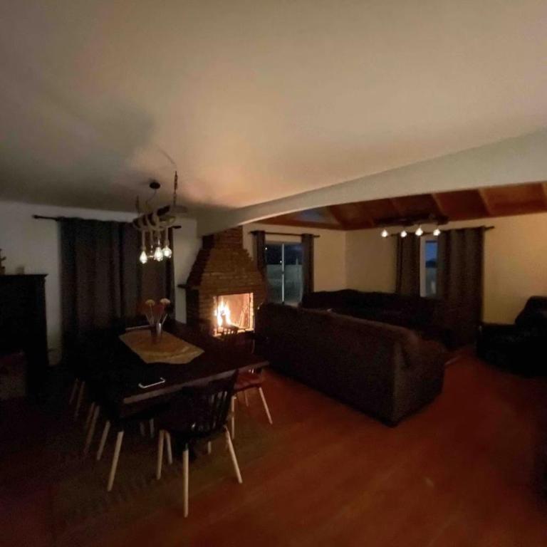 Casa Rustica entre Montañas - Casa de 4 dormitorios - 2