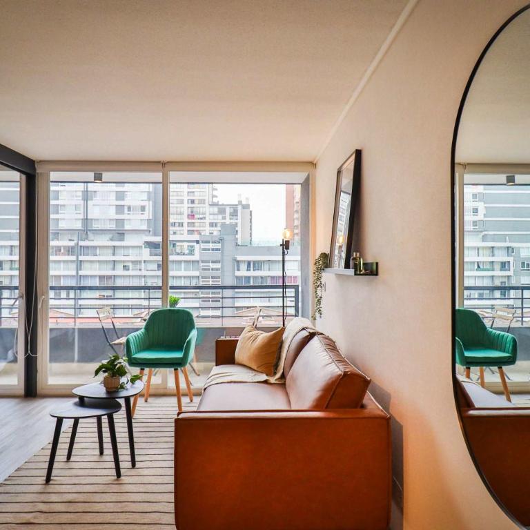 HOM I Depto A Pasos Cerro Santa Lucia Stgo - Apartment - 1
