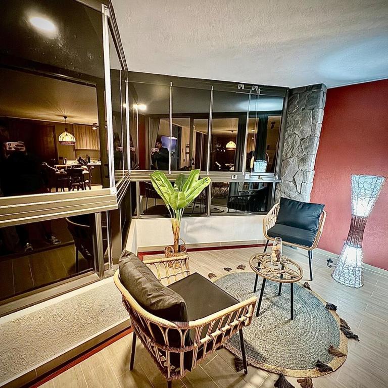 Departamento con piscina en Pucón con vista al Volcán - Two-Bedroom Apartment - 22