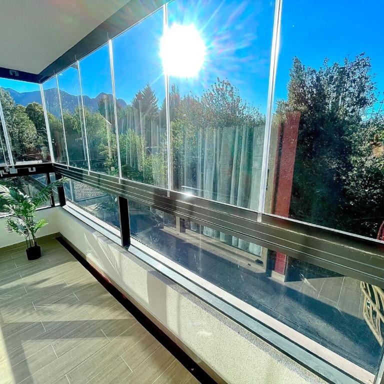 Departamento con piscina en Pucón con vista al Volcán - Two-Bedroom Apartment - 23