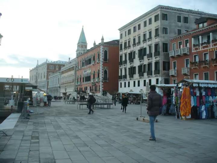 raggio di sole dietro piazza San Marco - Casa Vacanze - 31