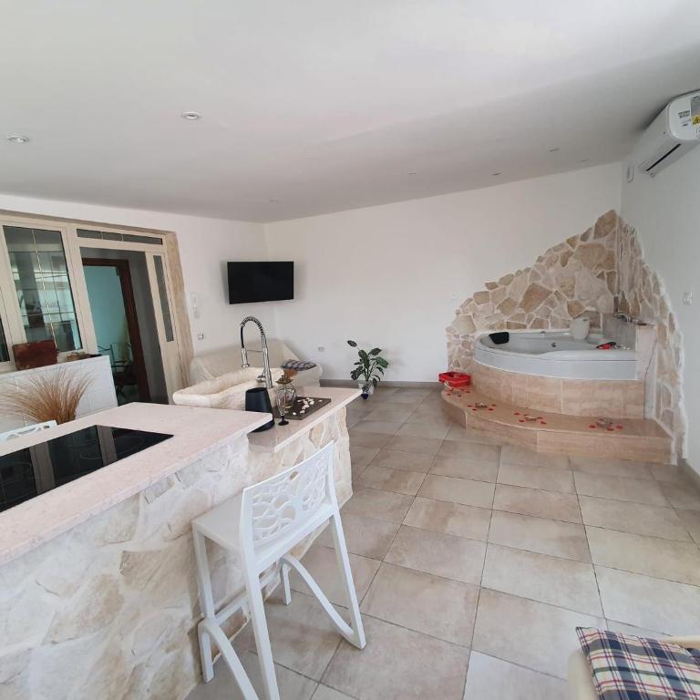 Villa Rhaele - Villa with Private Pool - 5