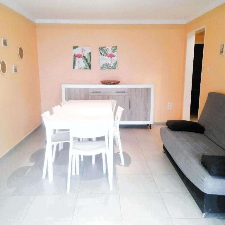 Apartamento en Roses, 2ª línea de playa, con terraza, WIFI y parking comunitario - ES-258-31 - Apartment - 12