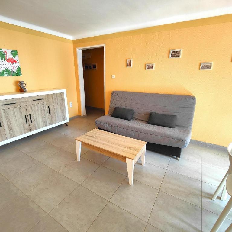 Apartamento en Roses, 2ª línea de playa, con terraza, WIFI y parking comunitario - ES-258-31 - Apartment - 14