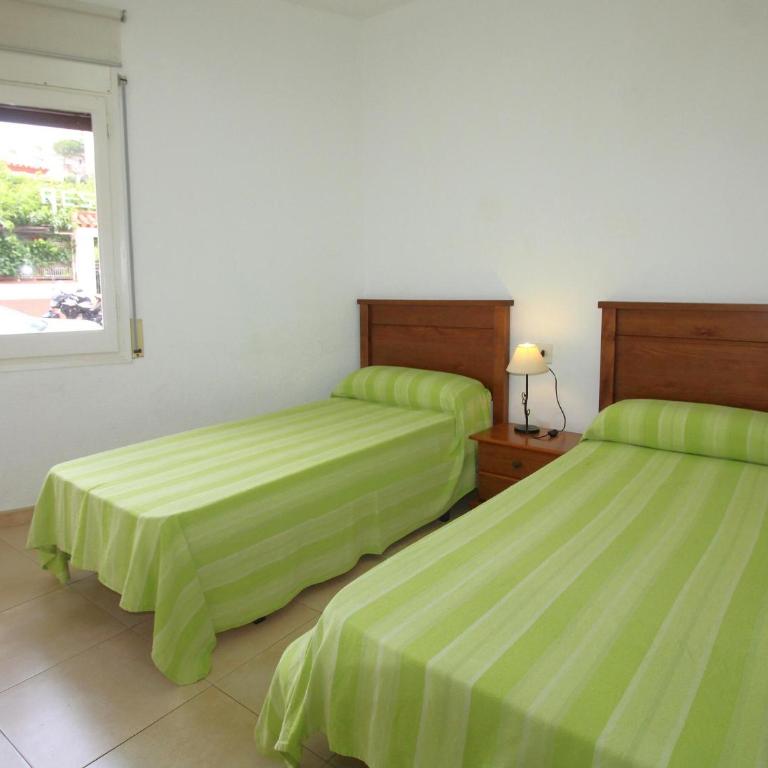 Apartamento renovado, céntrico y luminoso a 100m de la playa del Puerto, Llançà - ES-228-37 - Apartamento - 12