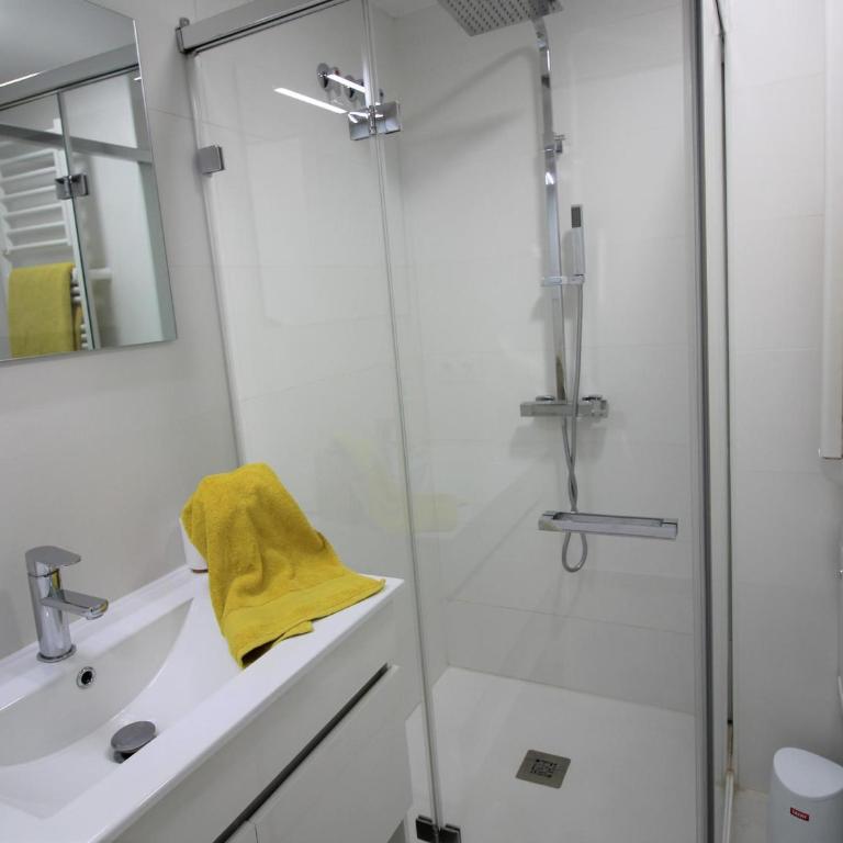 Estudio acogedor con terraza y parking incluido - ES-258-33 - Studio - 19