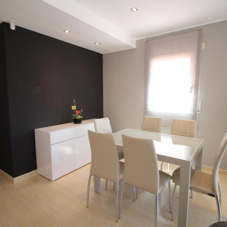 Casa Espaciosa en Grifeu cerca de la Playa - ES-228-144 - Casa - 14