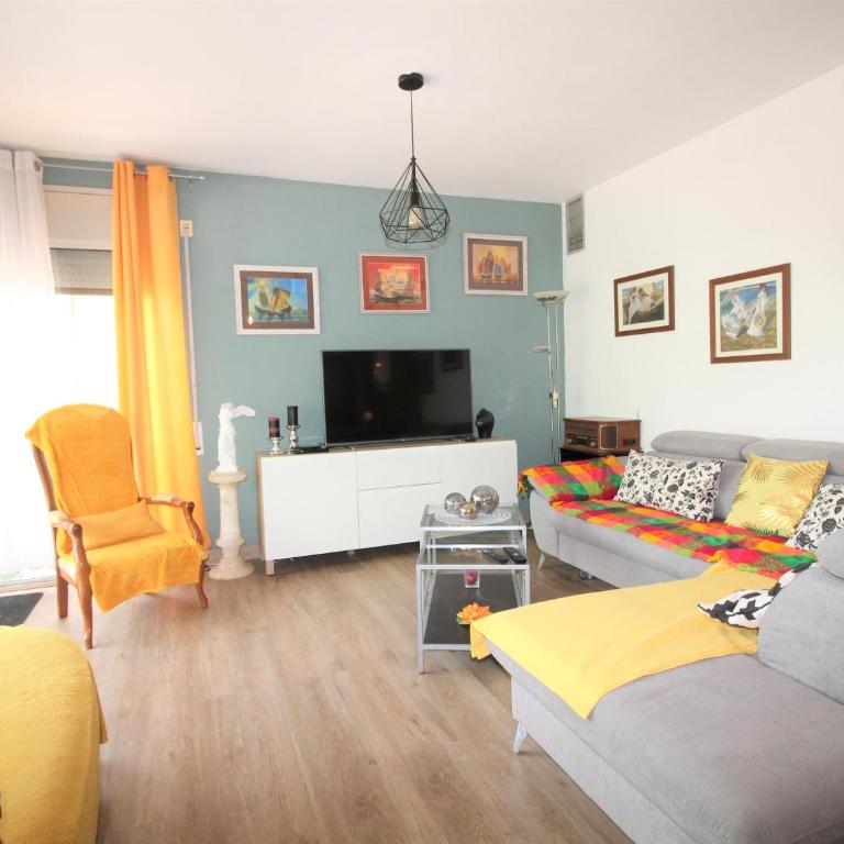 Apartamento con Terraza y Parking a 400m de la Playa del Port en Llançà - ES-228-156 - Apartment - 12