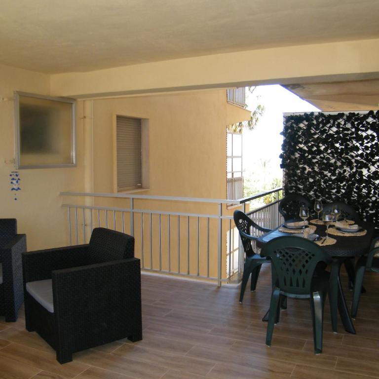 Playa de Gandía, apartamento renovado en primera línea con terraza, aire acondicionado y parking - ES-314-22 - Apartamento - 5