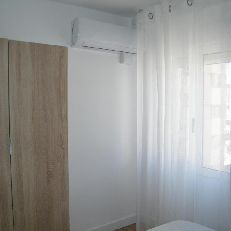 Playa de Gandía, apartamento renovado en primera línea con terraza, aire acondicionado y parking - ES-314-22 - Apartamento - 35