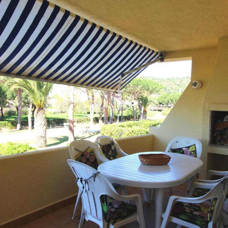 Apartamento planta baja con gran terraza cerca de playa - ES-228-65 - Apartamento - 1