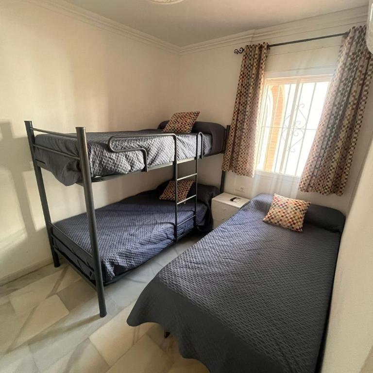 LAGUNA BEACH PISCINA- HOME RENt MALAGA - Two-Bedroom Apartment - 17