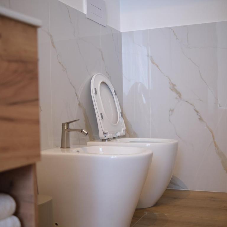 Nikitta Suite - Camera Matrimoniale con Bagno Privato - 6