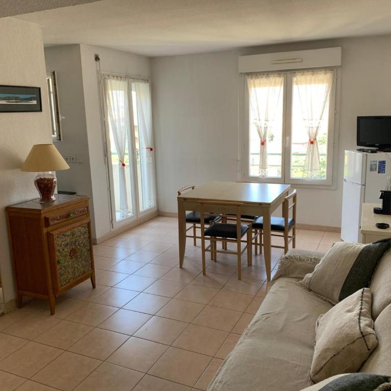 Mer à 5 minutes et vue splendide! - Appartement 2 Chambres avec Balcon et Vue sur la Mer - 2