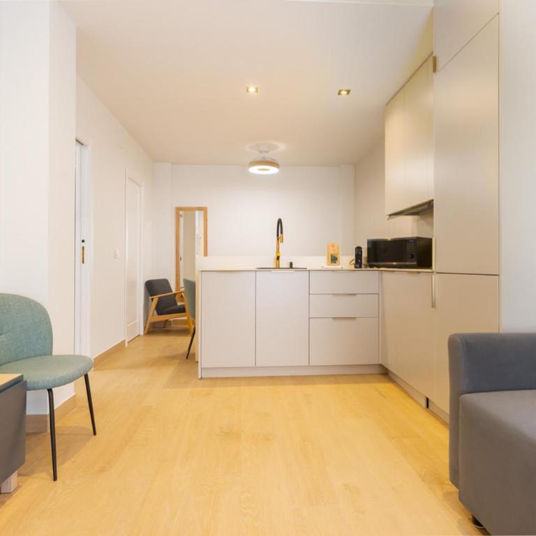New and bright Triana Niebla Apartment in Seville - One-Bedroom Apartment - 6