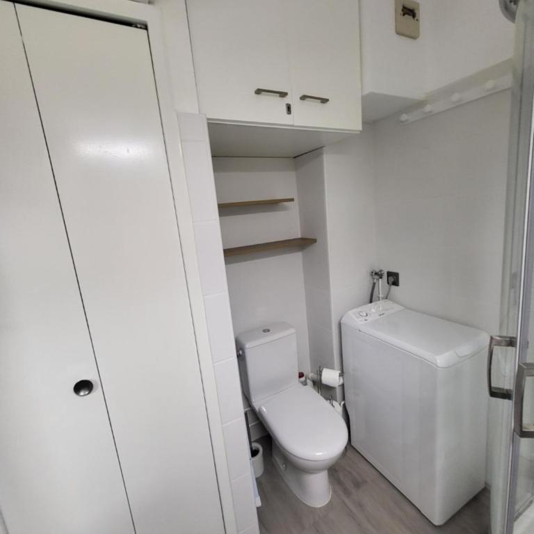 Studio calme à 5 mn en voiture de la mer avec garage - Appartement - 13