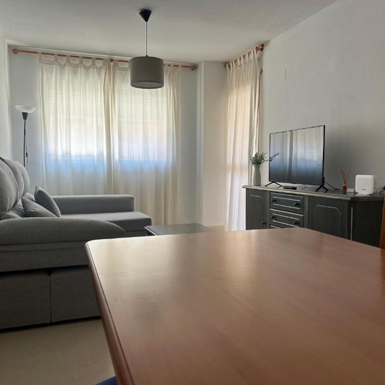 Garden Teatinos, apartamento con piscina, aparcamiento y AC - Two-Bedroom Apartment - 3