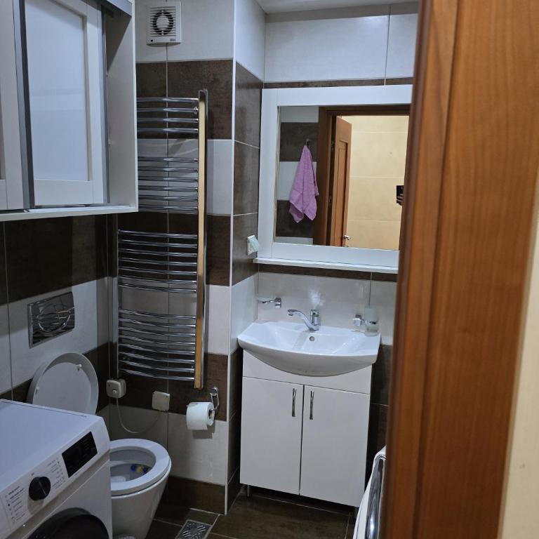 Royale Nook Apartment - One-Bedroom Apartment - 2