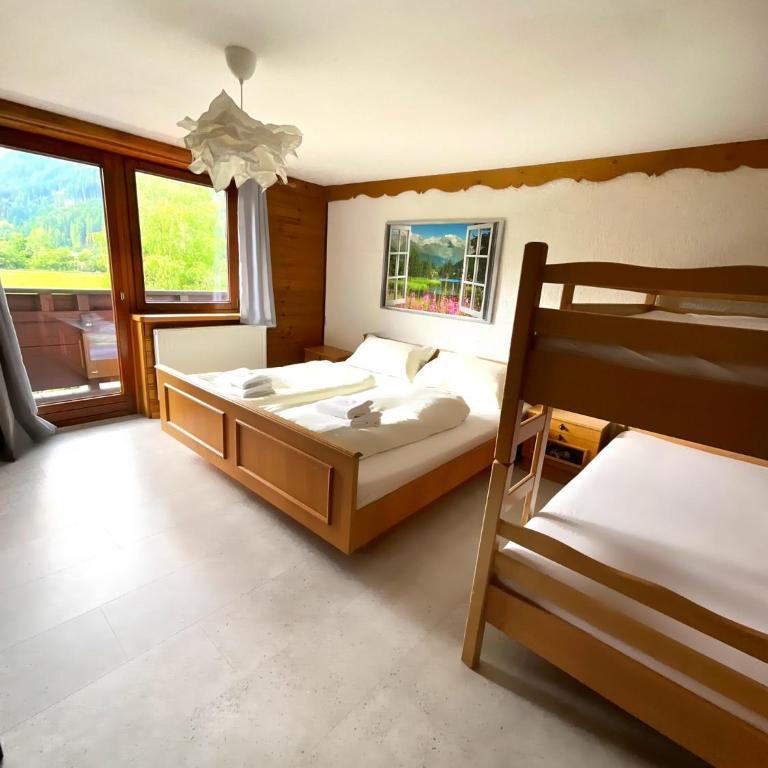Hotel Wildrose - Familienzimmer mit Balkon - 1
