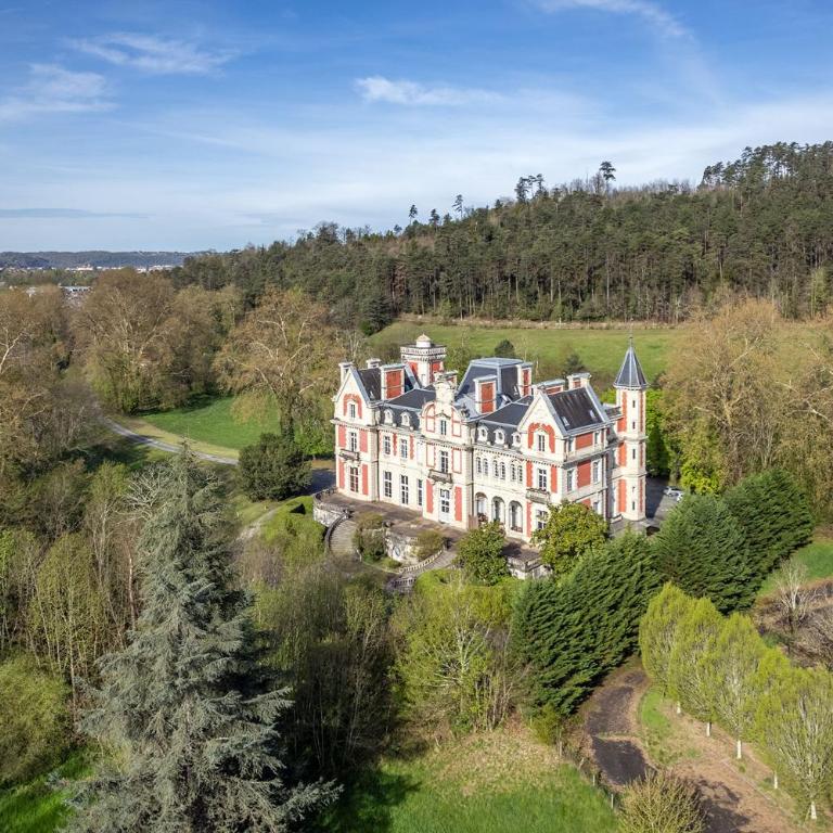 LE château des sorciers & spa expérience - One-Bedroom Apartment with Garden View - 8