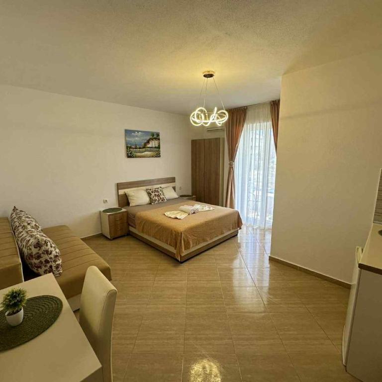 Villa Doda - Donji Stoj - Ulcinj - Četvorokrevetna Soba sa Balkonom - 1