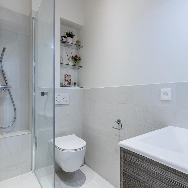 Luxury Apartment-Faubourg Saint Honore close to Arc de Triomphe & Parc Monceau - Two-Bedroom Apartment - 11