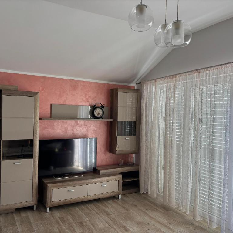 Cozy Apartment Kuti - Two-Bedroom Apartment - 6