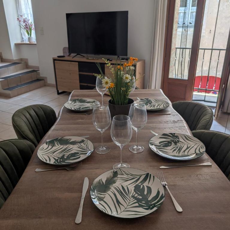 Évasion vigneronne, jolie maison de village en pierre - Maison de Vacances 3 Chambres - 8